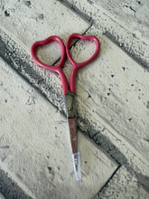Load image into Gallery viewer, Heart Shaped Embroidery Scissors