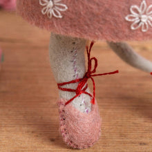 Load image into Gallery viewer, Little Mouse The Ballet Dancer Felt Craft Mini Kit by Corinne Lapierre