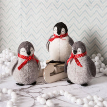 Load image into Gallery viewer, Baby Penguins Felt Craft Kit