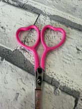 Load image into Gallery viewer, Heart Shaped Embroidery Scissors