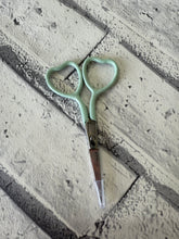 Load image into Gallery viewer, Heart Shaped Embroidery Scissors