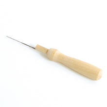 Load image into Gallery viewer, Wooden Felting Needle Holder (with one needle)